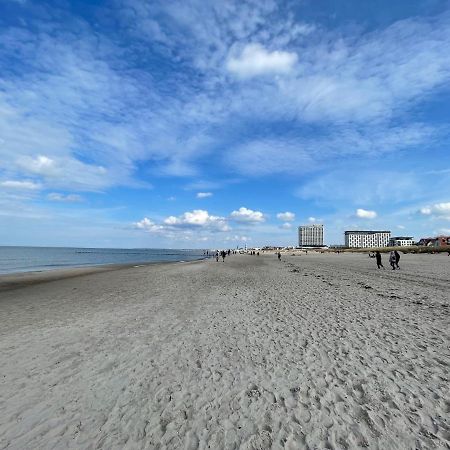 Exclusive Fewo In Warnemuende, 150M To The Beach, 2 Bathrooms, 2 Bedrooms, Sauna, Wifi And Much More. Rostock Kültér fotó