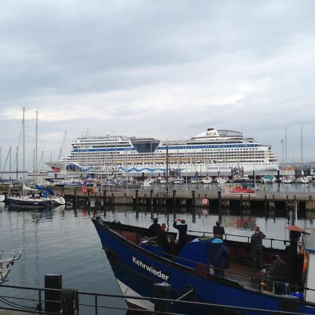 Exclusive Fewo In Warnemuende, 150M To The Beach, 2 Bathrooms, 2 Bedrooms, Sauna, Wifi And Much More. Rostock Kültér fotó