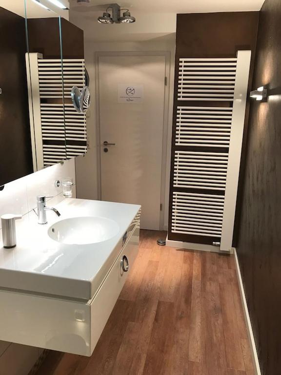 Exclusive Fewo In Warnemuende, 150M To The Beach, 2 Bathrooms, 2 Bedrooms, Sauna, Wifi And Much More. Rostock Kültér fotó