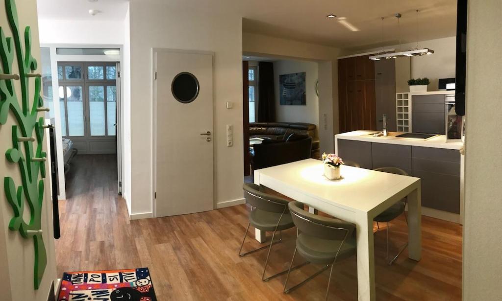 Exclusive Fewo In Warnemuende, 150M To The Beach, 2 Bathrooms, 2 Bedrooms, Sauna, Wifi And Much More. Rostock Kültér fotó