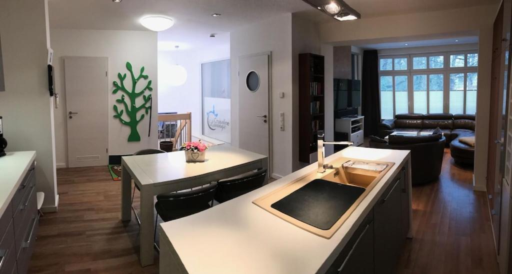 Exclusive Fewo In Warnemuende, 150M To The Beach, 2 Bathrooms, 2 Bedrooms, Sauna, Wifi And Much More. Rostock Kültér fotó